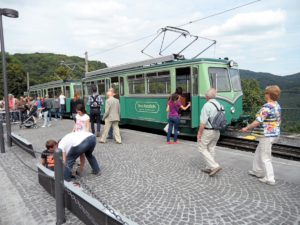 Der jährliche Fahrerausflug. Hier: Drachenfels